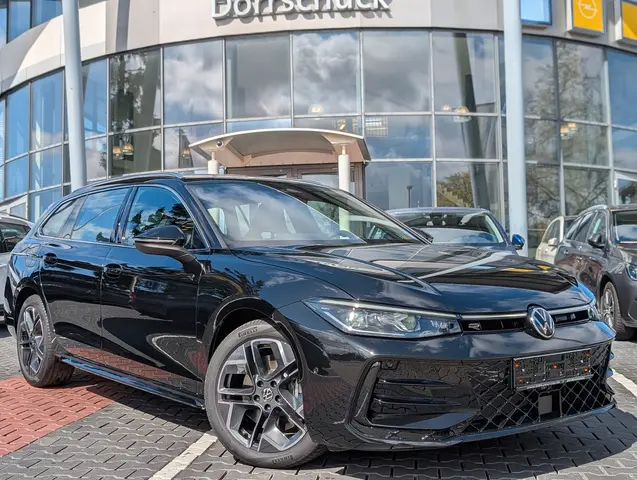 Volkswagen Passat 2.0 TDI SCR DSG 4MOTION R-Line - Foto 1 von 50 - Autohaus Dörrschuck Mainz