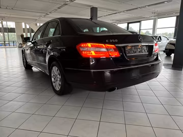 Mercedes-Benz E 350 BlueTec PDC. Schiebedach. Leder. Navi Vorschaubild 4