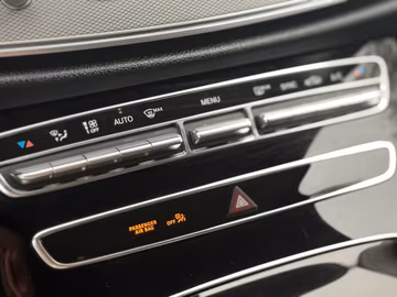 Mercedes-Benz E 200 d T-Modell Avantgarde*HUD*AHK*WIDESCREEN Vorschaubild 39