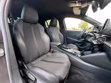 Peugeot 208 GT EAT8. NAVI. KAMERA. LED Vorschaubild 8