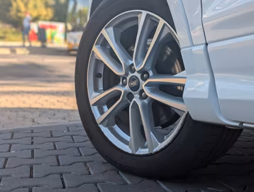 Ford Kuga Individual Automatik BiXenon Panorama Leder Vorschaubild 6