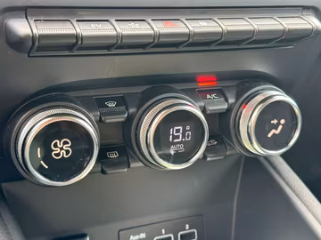 Renault Captur E-TECH Plug-In 160 Intens Vorschaubild 16