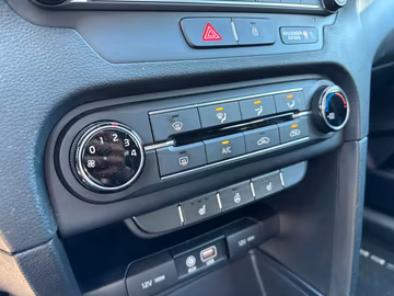 Kia Ceed Edition 7 Limited AHK. CarPlay. Sitzh. RFK. Vorschaubild 8