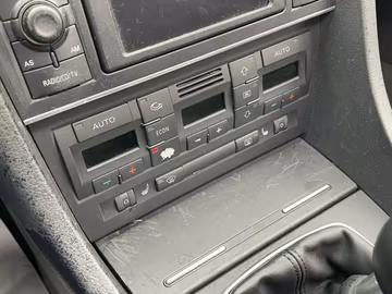 Audi A4 Cabriolet 1.8 Sitzhz. Klimaaut. Xenon  Bordc. Vorschaubild 13