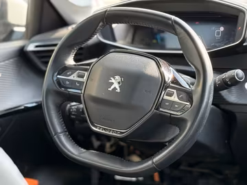 Peugeot 208 Allure PureTech 100. LED. PDC. TEMPOMAT Vorschaubild 9