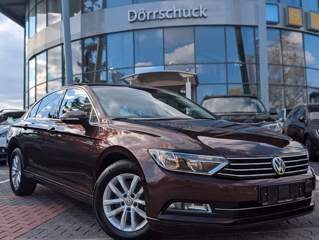 Volkswagen Passat Comfortline NAVI. Kamera. PDC. Climatroni Baujahr 2015 (77.764 km, Diesel, 150 PS) - Gebrauchtwagen bei Autohaus Dörrschuck Mainz