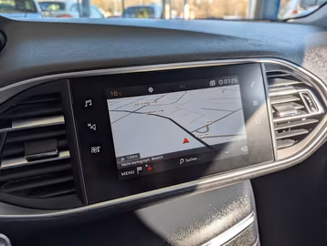 Peugeot 308 SW Allure EAT8. NAVI. Kamera. Keyless Vorschaubild 12