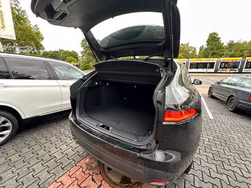 Jaguar F-PACE 20d Pure AHK. NAVI. Kamera. PDC Vorschaubild 6