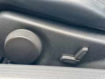 Mercedes-Benz E 200 Coupé SHZ. LEDER. PDC. ALU Vorschaubild 10
