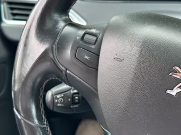 Peugeot 2008 Active PANO.NAVI.SHZ.BT Vorschaubild 13