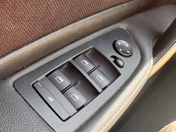 BMW 118i Advantage AUTOM. SHZ. PDC. TEMPOMAT Vorschaubild 18