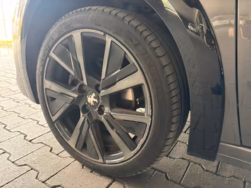 Peugeot 208 GT PureTech EAT8. NAVI. Kamera. LED Vorschaubild 7