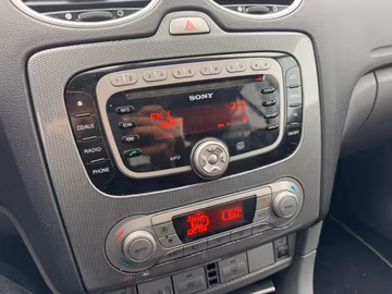 Ford Focus CC Titanium 2.0. SHZ. XENON. KEYLESS Vorschaubild 10