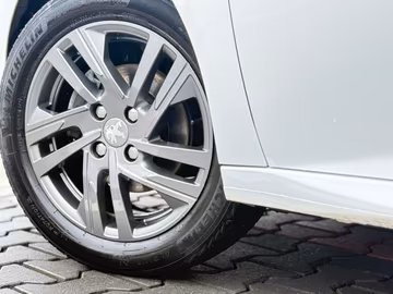 Peugeot 208 Allure NAVI. LED. PDC. Tempomat Vorschaubild 8