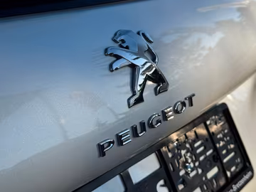 Peugeot 2008 GT-Line Edition NAVI. KAMERA. AUTOM Vorschaubild 7