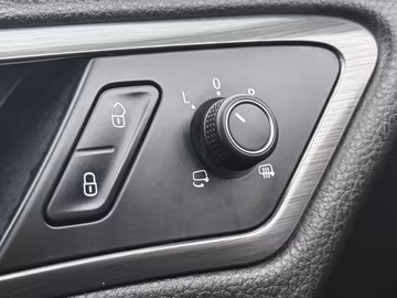 Volkswagen Golf Variant Comfortline SHZ. NAVI. ACC. LED Vorschaubild 17