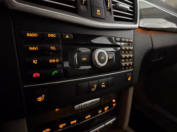 Mercedes-Benz E 350 BlueTec PDC. Schiebedach. Leder. Navi Vorschaubild 10