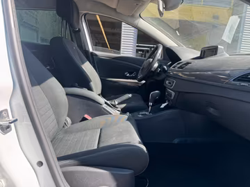 Renault Megane Grandtour Limited AHK. NAVI. KLIMA. EDC Vorschaubild 11