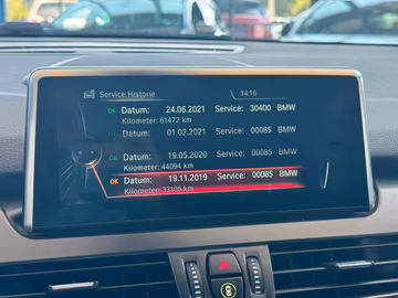 BMW 220d xDrive Advantage NAVI. HUD. 4x4. Kamera Vorschaubild 24