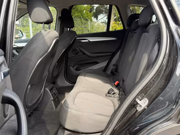 BMW X1 sDrive16d Advantage NAVI. Kamera. SHZ. DKG Vorschaubild 7