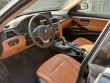 BMW 320d xDrive GT Luxury. AHK. NAVI. PDC. 4x4 Vorschaubild 6