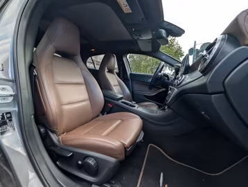 Mercedes-Benz GLA 220 d 4Matic Urban*LEDER*PANORAMA*NAVI Vorschaubild 7
