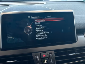 BMW 220d xDrive Advantage NAVI. HUD. 4x4. Kamera Vorschaubild 23