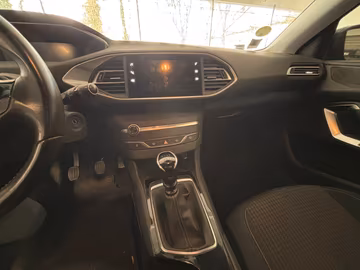 Peugeot 308 SW Active Pack NAVI. PDC. KLIMA AUTO. BT Vorschaubild 12