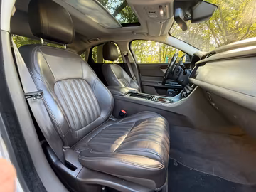 Jaguar XF 20d Portfolio PANO. NAVI. SHZ. Kamera Vorschaubild 9
