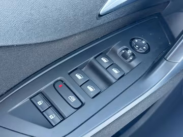 Peugeot 308 SW Active Pack NAVI. AUT. LED. APP-PLAY Vorschaubild 18
