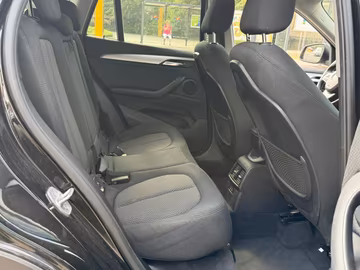 BMW X1 sDrive16d Advantage NAVI. Kamera. SHZ. DKG Vorschaubild 10
