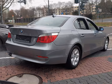 BMW 523i Lim. Xenon. Klimaaut. Temp. Sitzh. Vorschaubild 5