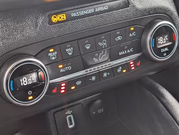 Ford Focus ST-Line *NAVI*LED*KEYLESS*WINTER* Vorschaubild 24