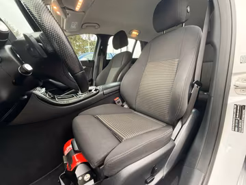 Mercedes-Benz E 200 d T-Modell Avantgarde*HUD*AHK*WIDESCREEN Vorschaubild 9