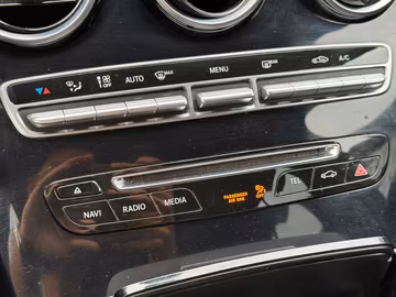 Mercedes-Benz C 180 d AMG Line NAVI. LED. SPORT. AUTOMATIK Vorschaubild 11
