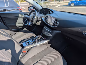 Peugeot 308 SW Allure EAT8. NAVI. Kamera. Keyless Vorschaubild 8