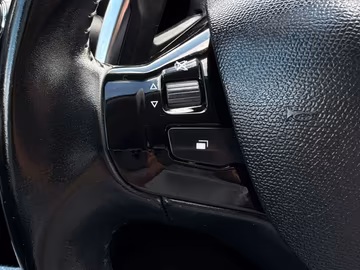 Peugeot 308 SW Allure EAT8. NAVI. Kamera. PDC v+h Vorschaubild 16