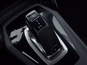 Peugeot 2008 Active Business EAT8. NAVI. AHK. Kamera Vorschaubild 15