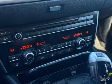 BMW 520d GT Aut. NAVI. SHZ. PDC. Luftfederung Vorschaubild 14