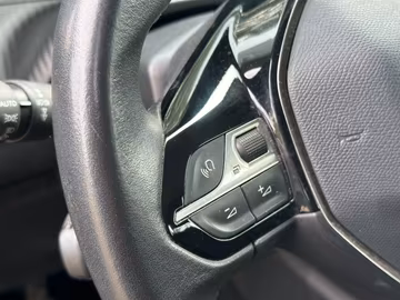 Peugeot 2008 AHK. Kamera. PDC. LED. Klima Vorschaubild 22