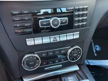 Mercedes-Benz C 350 Avantgarde AMG 4x4. PANO. NAVI. AHK Vorschaubild 15
