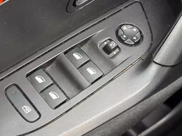 Peugeot 2008 Active Business NAVI. AUTOMATIK. PDF Vorschaubild 14