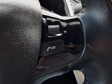 Peugeot 308 SW Allure EAT8. NAVI. Kamera. PDC v+h Vorschaubild 17