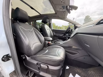 Ford Kuga 2.0 TDCi Individual 4x4. PANO. AHK. NAVI Vorschaubild 10