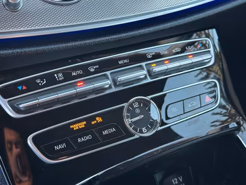 Mercedes-Benz E 200 T Avantgarde T LED Navi Kamera Spurassist Vorschaubild 25