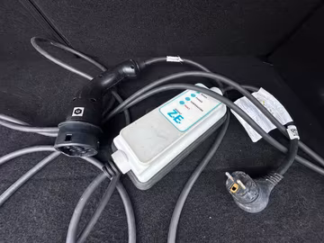 Renault Captur E-TECH Plug-In 160 Intens Vorschaubild 8