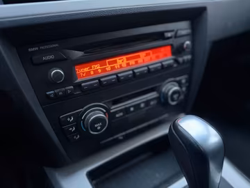 BMW 320i Limousine AUTOMATIK XENON PDC TEMPOMAT Vorschaubild 5