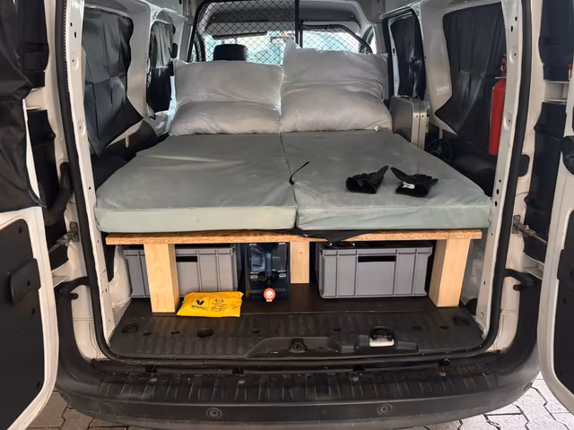 Renault Kangoo Maxi - Camper Camping Vanlife Baujahr 2020 (101.764 km, Diesel, 95 PS) - Gebrauchtwagen bei Autohaus Dörrschuck Mainz