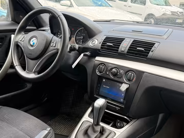 BMW 116i Automatik XENON. SHZ. PDC. HARMAN/KARDON Vorschaubild 11
