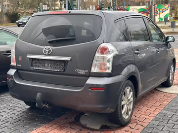 Toyota Corolla Verso 1.8 Team 7Sitzer PDC AHK Vorschaubild 3